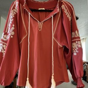 Buckle brand top, so intricate with the flower embroidery & big stitching NW
